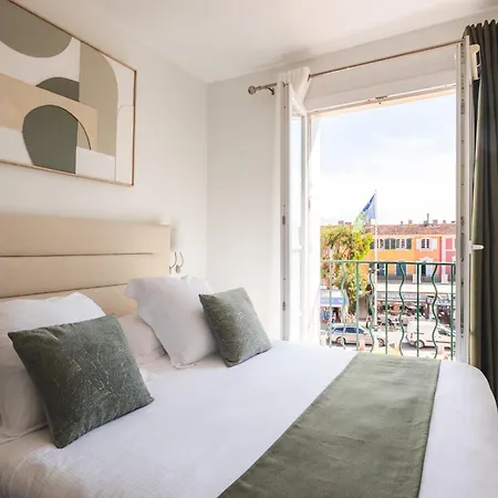 Le Suffren Hotel Grimaud Exterior photo